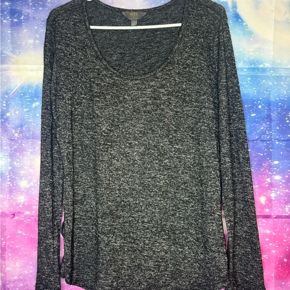 MIX Gray Long Sleeve Top 🛍 - Picture 1 of 3